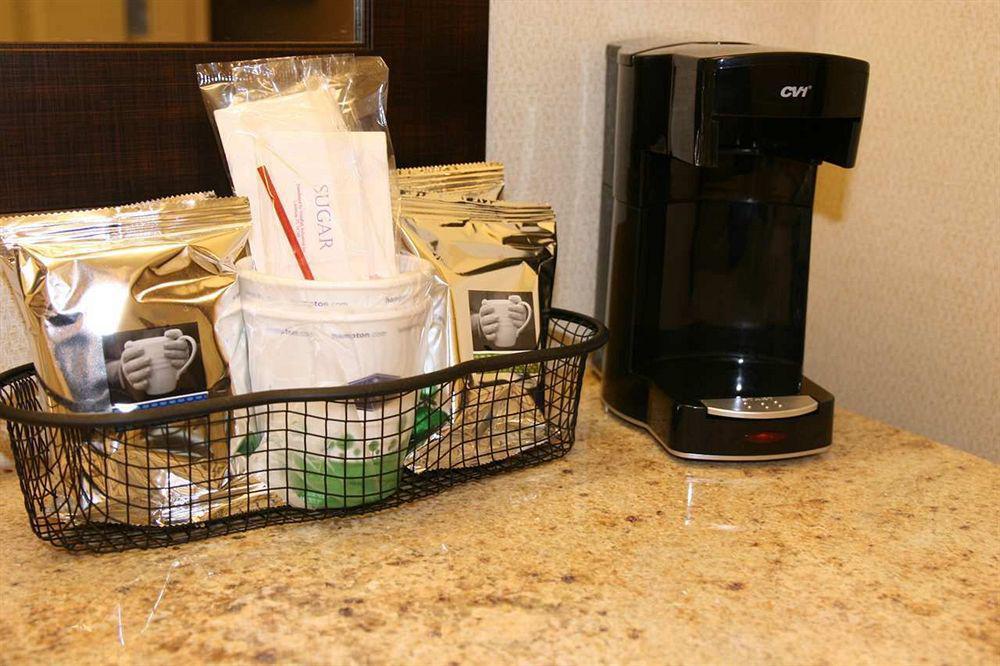 Hampton Inn Muscatine Экстерьер фото