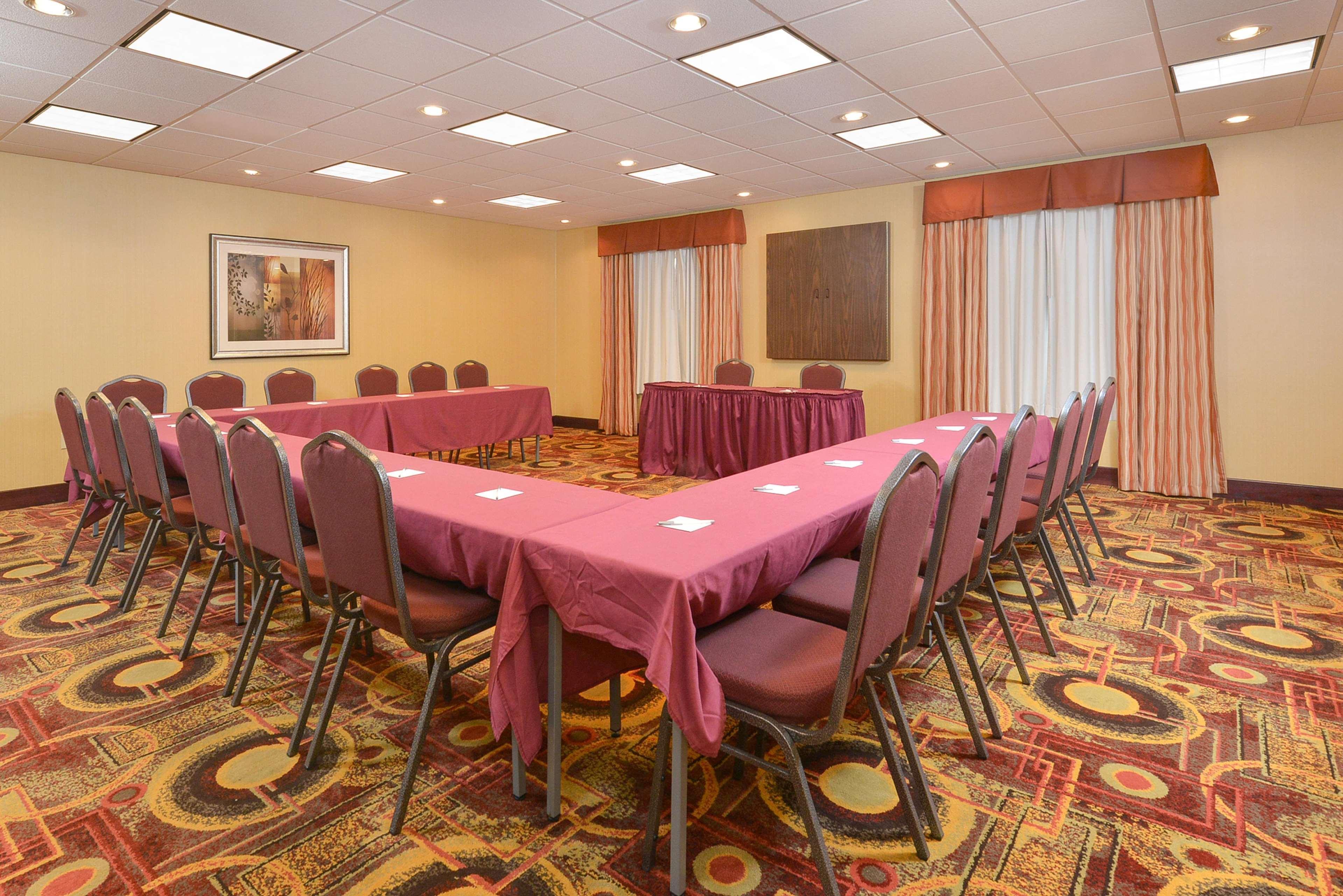 Hampton Inn Muscatine Экстерьер фото