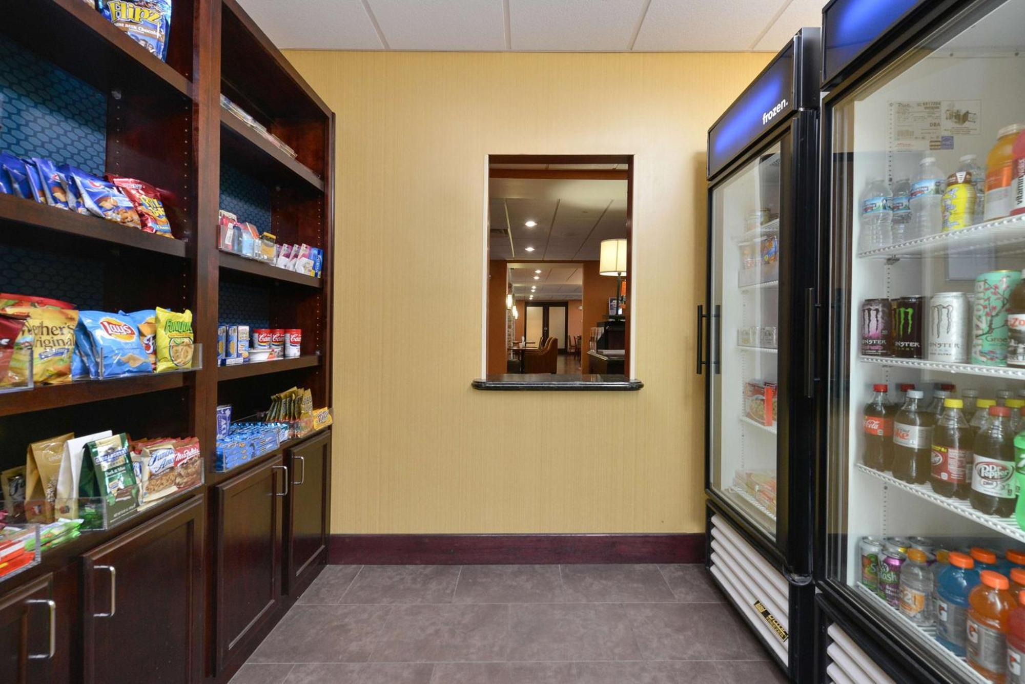 Hampton Inn Muscatine Экстерьер фото
